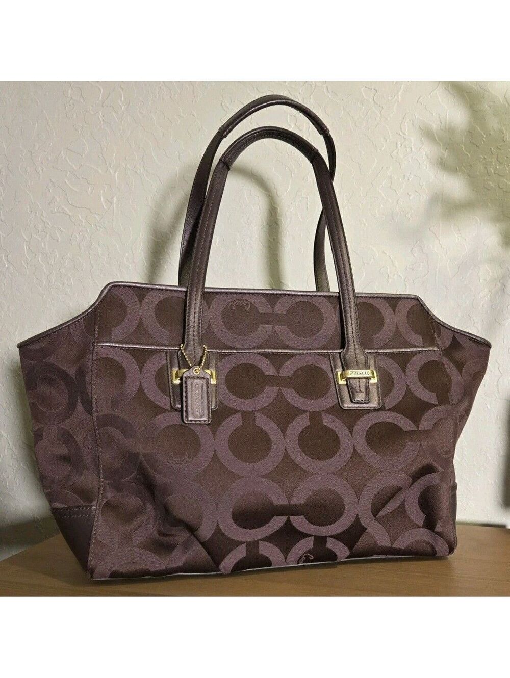 50. NWOT 2013 Coach Taylor Op Art Alexis Carryall Tote in purple 💜